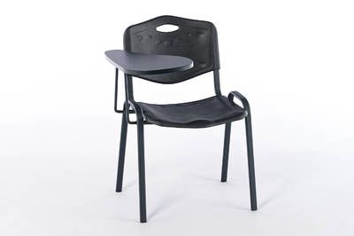 Moderne Kunststoffstühle mit Schreibtablar