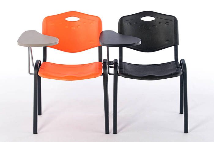 Es können feste Sitzreihen mit dem Tablarstuhl erstellt werden