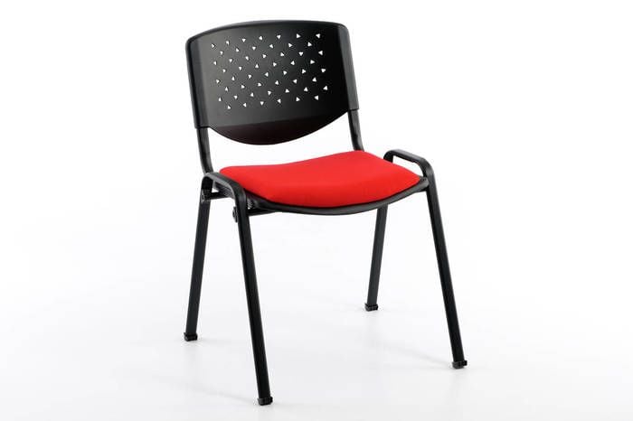 Die Iso-Stühle sind sehr robuste Kunststoffstühle mit einem bequemen Sitzpolster