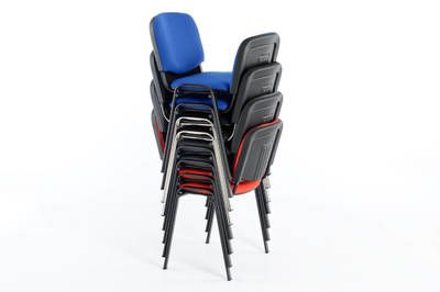 Hochwertig gepolsterte Iso Stühle