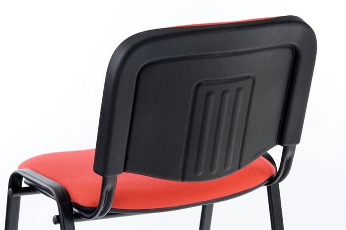 Durch die besondere Form wirkt der Stuhl sehr elegant