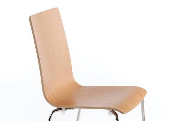 Das Buchenholz gibt den bequemen Stühlen ein gemütliches Aussehen