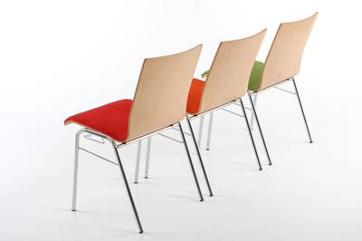 Der bequeme Schalenstuhl für feste Stuhlreihen