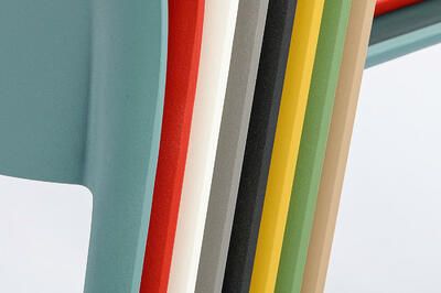 Aus einer großen Farbauswahl können die Kunststofffarben des Stühle gewählt werden