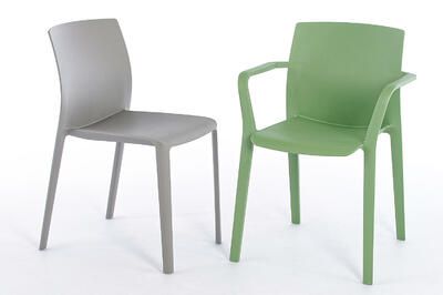 Die Lurano und Lurano AL Kunststoffstühle können miteinander kombiniert werden