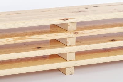 In der Mitte der Sitzbänke ist eine Verstärkung angebracht