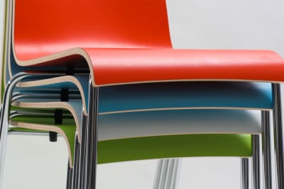 Die Barhocker Mailand sind nicht nur stapelbar sondern durch den Stapelschutz auch optimal geschützt