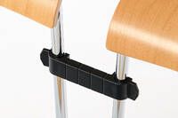 Optional erhältliche Stuhlverbinder lassen sich schnell anklipsen