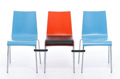 Die gepolsterten Mailand Stühle können als Stuhlreihen gestellt werden