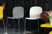 Gerade in Wartezimmern wird der Stapelstuhl aufgrund seines zeitlosen Designs sehr gerne eingesetzt