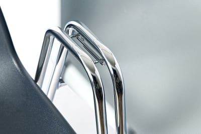 Die  Verbinder sorgen für engen und gleichmäßigen Abstand