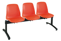 Die Mali Bank mit 3 robusten Sitzschalen