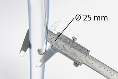 Der Durchmesser des C-Freischwinger Gestell beträgt 25 mm