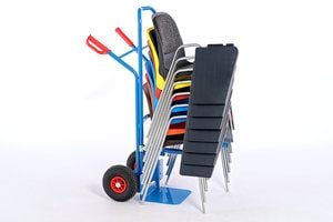 Stapel lassen sich auch mit der Transportkarre fahren Stapel lassen sich auch mit der Transportkarre fahren