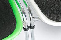 Aufsteckbare Verbinder ermöglichen schnell aufstellbare Stuhlreihen