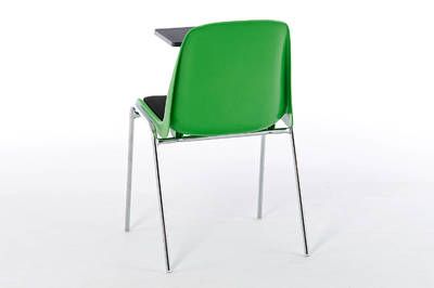 Unser stabil geformter Sitzschalenstuhl aus Kunststoff