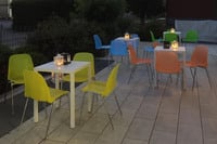 Die transparenten Sitzschalen wirken besonders schön