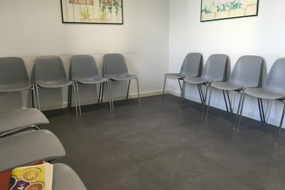 Pflegeleicht unbd abwischbar perfekt für Wartebereiche