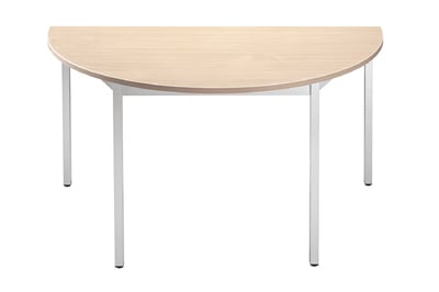 Der halbrunde Tisch Malibu schließt jede Tischreihe ab