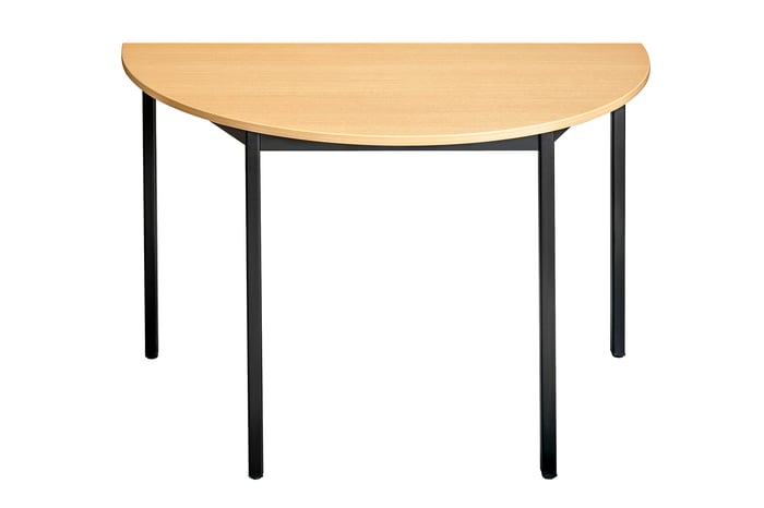 Unser Tisch Malibu Halbrund ist sehr stabil und robust