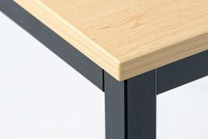 Unsere Malta Quadrat Tische sind stabil und wurden hochwertig verarbeitet