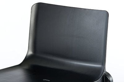Die Sitzschale des Melbourne-Barhockers ist komplett aus Kunststoff