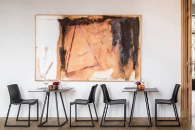 Unsere Melbourne Kunststoffstühle lassen sich überall integrieren