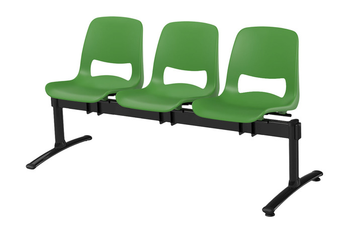 Bequem und stabil laden unsere Traversenbänke Mila zum Verweilen ein