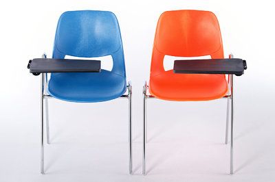 Der Mila ST ist ein strapazierfähiger Seminarstuhl