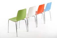 Die Farben von Gestell und Sitzfläche können gewählt werden
