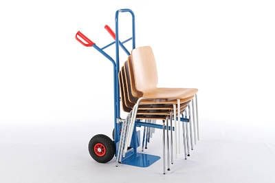 Mit unserer Stuhlkarre können die Monaco Stühle schnell transportiert werden