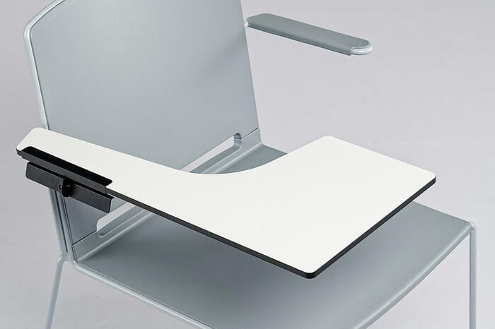 Das Schreibtablr ist auch mit weißer Oberfläche erhältlich