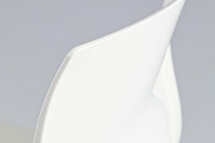 Die Rückenlehne ist ergonomisch geformt