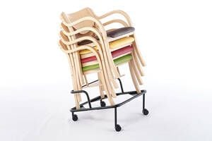 Mit dem optional erhältlichen Rollwagen können die Stühle transportiert werden Mit dem optional erhältlichen Rollwagen können die Stühle transportiert werden