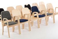 Die Stühle unserer Modellfamilie Oslo AL geben gemeinsam auch ein schönes Bild