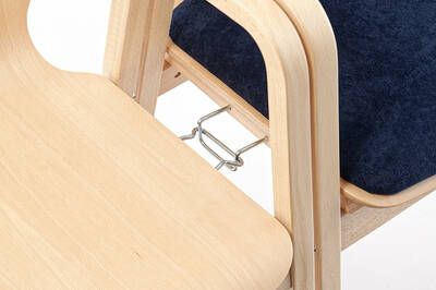 Optional können feste Stuhlverbinder bei unseren Holzstühlen Oslo AL gewählt werden