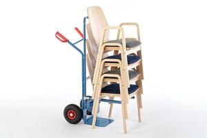 Ein einfacher Stuhltransport dank unserer Stuhlkarre Ein einfacher Stuhltransport dank unserer Stuhlkarre