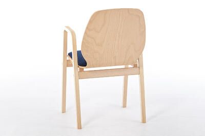 Die Holzschalenstühle Oslo AL SP werden gerne in Einrichtungen gestellt