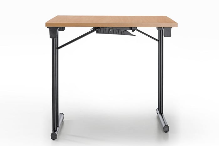 Unser kleiner quadratischer Klapptisch Palermo Quadrat ist sehr platzsparend