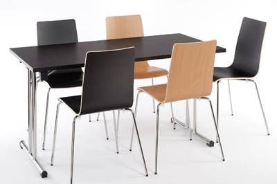 Die Palermo-Tische lassen sich gut mit unseren Holzstühlen kombinieren