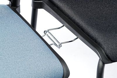 Der optional erhältliche Verbinder kann unkompliziert eingehakt werden