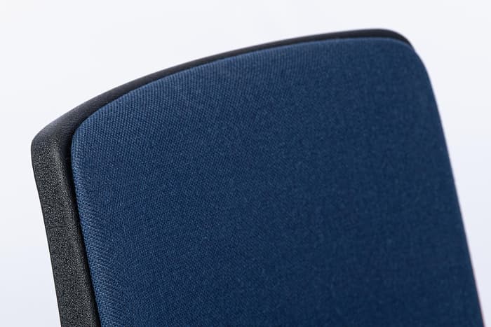 Das Rückenpolster ist sehr ergonomisch und damit angenehm zum Sitzen