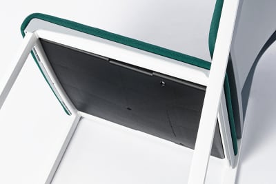 Das Gestell die Sitzfläche und das Polster sind gut miteinander verbunden