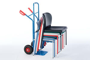 Die Stuhltransportkarre ist optional erhältlich