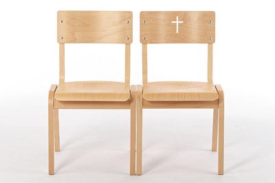Stabile Perth Stuhlreihen können mit dem Metall Stuhlverbinder gestellt werden