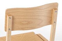 Unser Standard Holzstuhl Perth wird ohne Ausfräsung geliefert