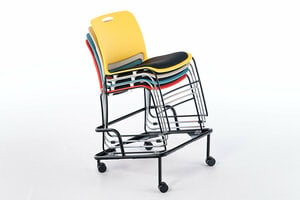 Mit dem optional erhältlichen Transportwagen können die Stühle schnell transportiert werden