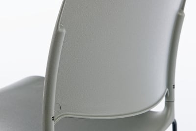 Stabile Verarbeitung der Rückenlehne