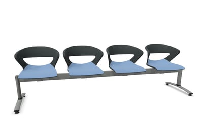 Unsere 4er Traversenbank Pisa mit sitzgepolsterten Kunststoffsitzschalen