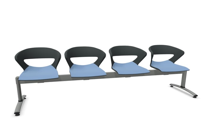 Unsere 4er Traversenbank Pisa mit sitzgepolsterten Kunststoffsitzschalen